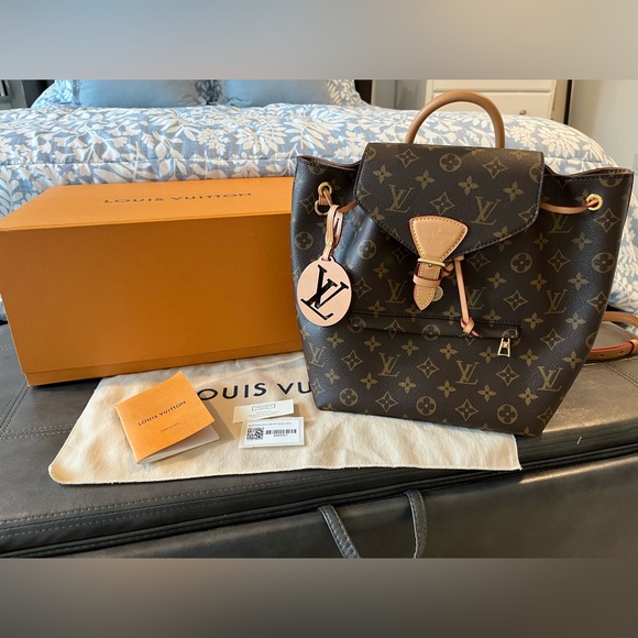 Louis Vuitton Montsouris PM - Picture 2 of 14